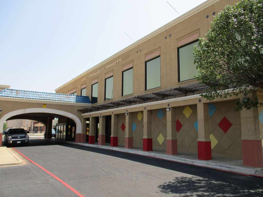 Surestay Plus Hotel By Best Western Lubbock Medical Center Exterior photo