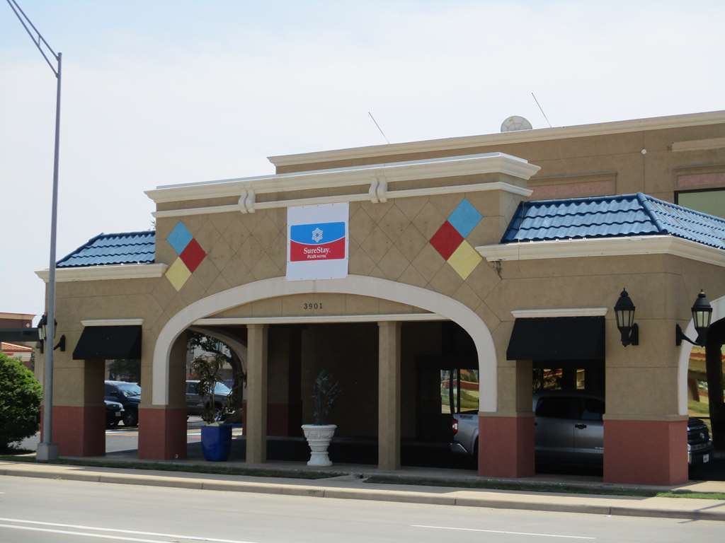 Surestay Plus Hotel By Best Western Lubbock Medical Center Exterior photo